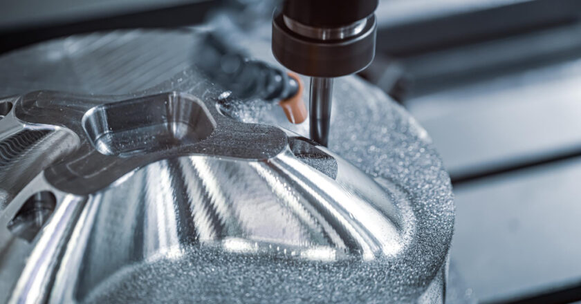 Stal węglowa czy stopowa? Jak dobieramy technologię, by obróbka CNC elementów stalowych była bezbłędna